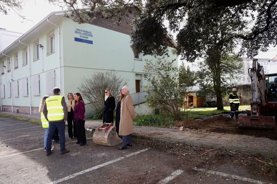 La consejera de Inclusi&oacute;n Social, Juventud, Familias e Igualdad, Bego&ntilde;a G&oacute;mez, visita las obras del Centro de Atenci&oacute;n a la Infancia y Adolescencia (CAIF).