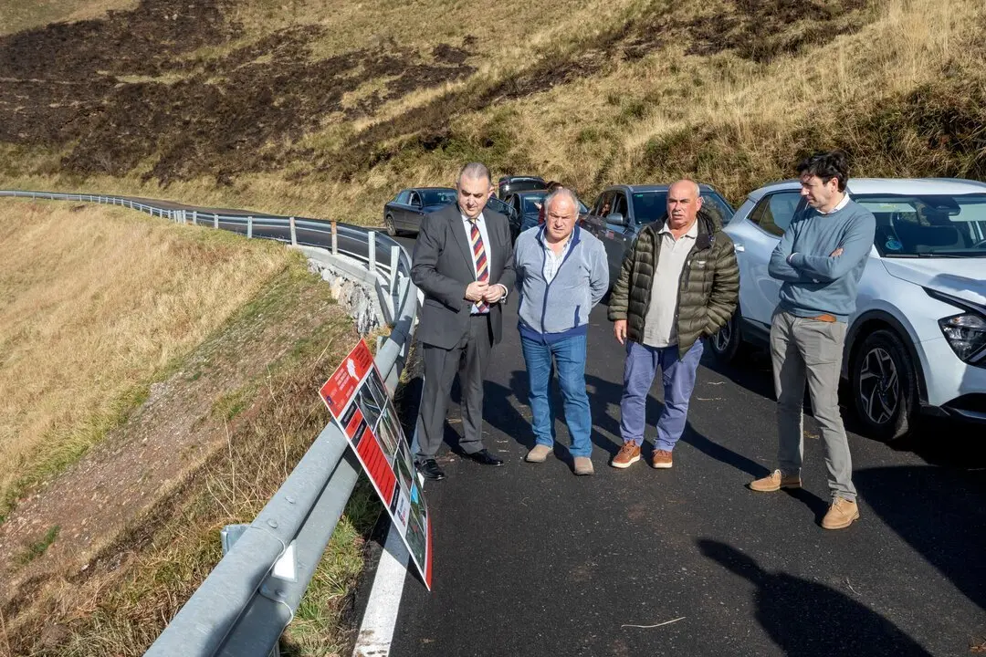 11:30 horas. Saro 
El consejero de Fomento, Vivienda, Ordenaci&oacute;n del Territorio y Medio Ambiente, Roberto Media, inaugura las obras del puente sobre el R&iacute;o Llerana.