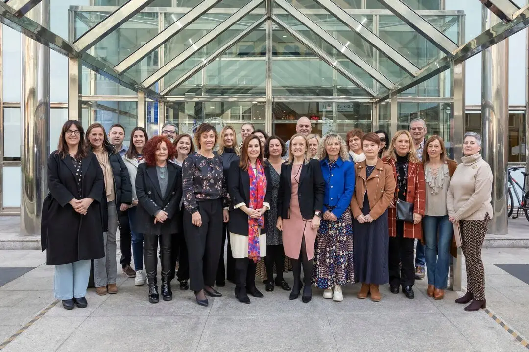 10:30 horas. Sala de Usos M&uacute;ltiples 

La consejera de Presidencia, Justicia, Seguridad y Simplificaci&oacute;n Administrativa, Isabel Urrutia, firma con las organizaciones sindicales el primer Plan de Igualdad entre Mujeres y Hombres al servicio de la Administraci&oacute;n