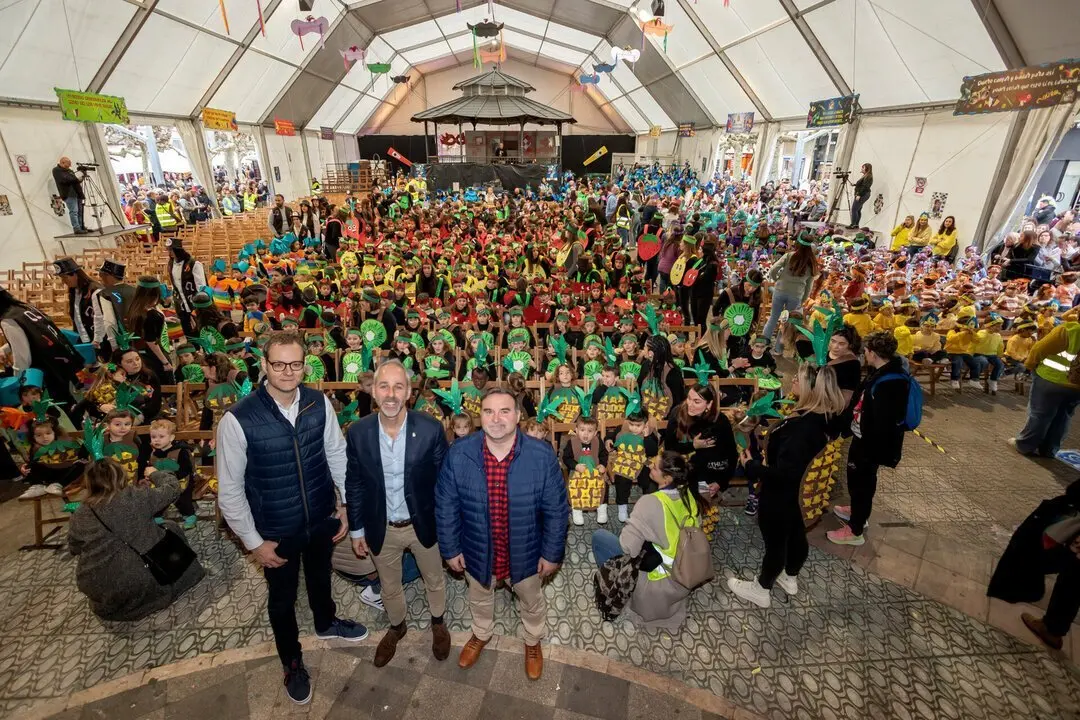 11:00 horas. Plaza de San Antonio, Santo&ntilde;a
El consejero de Educaci&oacute;n, Formaci&oacute;n Profesional y Universidades, Sergio Silva, asiste al preg&oacute;n del Carnaval Infantil.