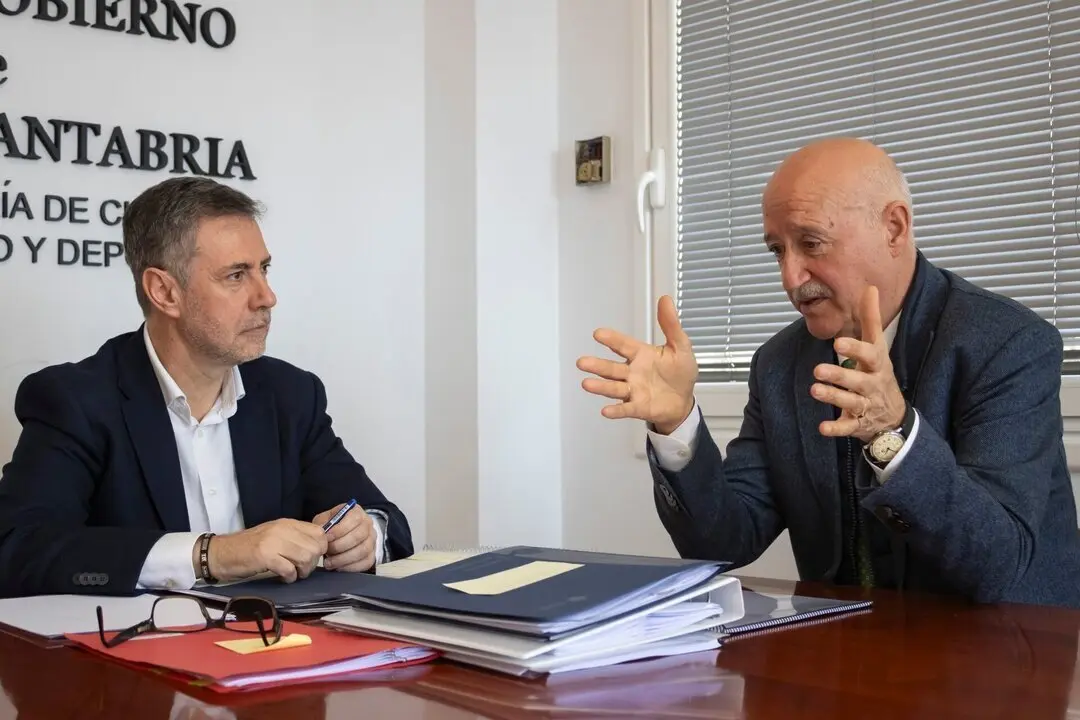 10:00 horas. Despacho del consejero 

El consejero de Cultura, Turismo y Deporte, Luis Mart&iacute;nez Abad, se re&uacute;ne con el alcalde de Campoo de Suso.