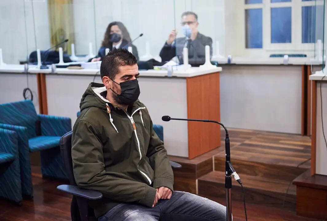 23/11/21  SANTANDER
ep juicio  Ecomasa
Juicio contra el conductor acusado de homicidio por imprudencia grave al chocar su veh&iacute;culo en la rotonda de Corb&aacute;n con otro en el que viajaban dos mujeres que fallecieron



FOTO: Juan Manuel Serrano Arce