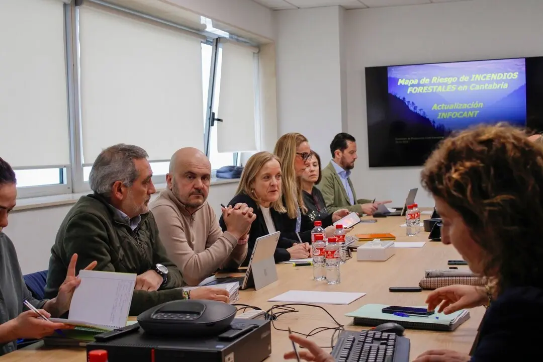 10:00 horas. Gobierno de Cantabria. Sala Bah&iacute;a, 4&ordf; planta 
La consejera de Presidencia, Justicia, Seguridad y Simplificaci&oacute;n Administrativa, Isabel Urrutia, preside la reuni&oacute;n del pleno de la Comisi&oacute;n de Protecci&oacute;n Civil.