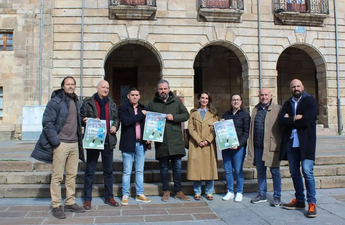 FOTO-PRESENTACI&Oacute;N-AYTO-REINOSA-ESCOLAR