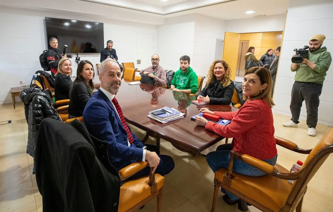 La presidenta de Cantabria, Mar&iacute;a Jos&eacute; S&aacute;enz de Buruaga, y el consejero de Educaci&oacute;n, Formaci&oacute;n Profesional y Universidades, Sergio Silva, se re&uacute;nen con los representantes de las organizaciones sindicales docentes.
29 ENE 24