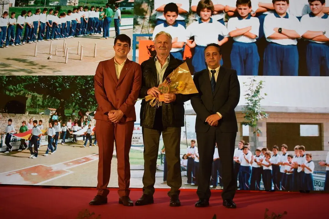 ARCHIVO XXI GALA M&Eacute;RITO DEPORTIVO - AYTO PI&Eacute;LAGOS  (219) - jesus b&aacute;rcena, premio bol&iacute;stico