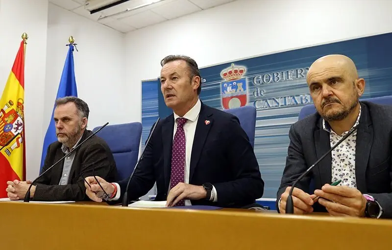 11:00 horas. Sala de prensa del Gobierno de Cantabria
El consejero de Desarrollo Rural, Ganader&iacute;a, Pesca, Alimentaci&oacute;n y Medio Ambiente, Guillermo Blanco, informa, en rueda de prensa, sobre medidas de prevenci&oacute;n y lucha contra incendios forestales del Gobierno de Cantabria
12 nov 22