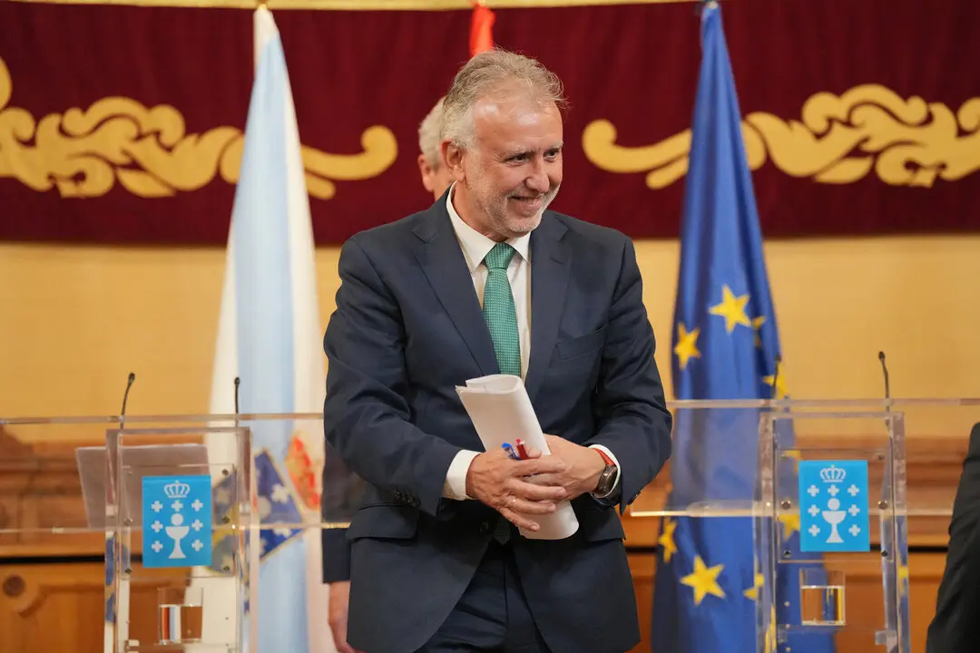 Ministro de Politica Territorial Angel Victor Torres preside la comisi&oacute;n de transferencias Estado-Galicia en las que se formaliza el traspaso de competencias de gesti&oacute;n del Litoral  - lo recibe el Presidente de la Xunta, Alfonso Rueda