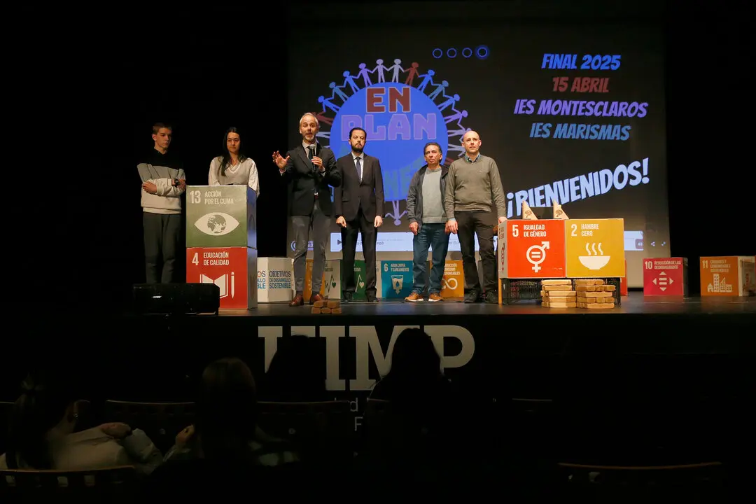 El consejero de Educaci&oacute;n, Formaci&oacute;n Profesional y Universidades, Sergio Silva, acude a la entrega de premios del concurso escolar &ldquo;En Plan Planeta&rdquo;.
15 abr 25