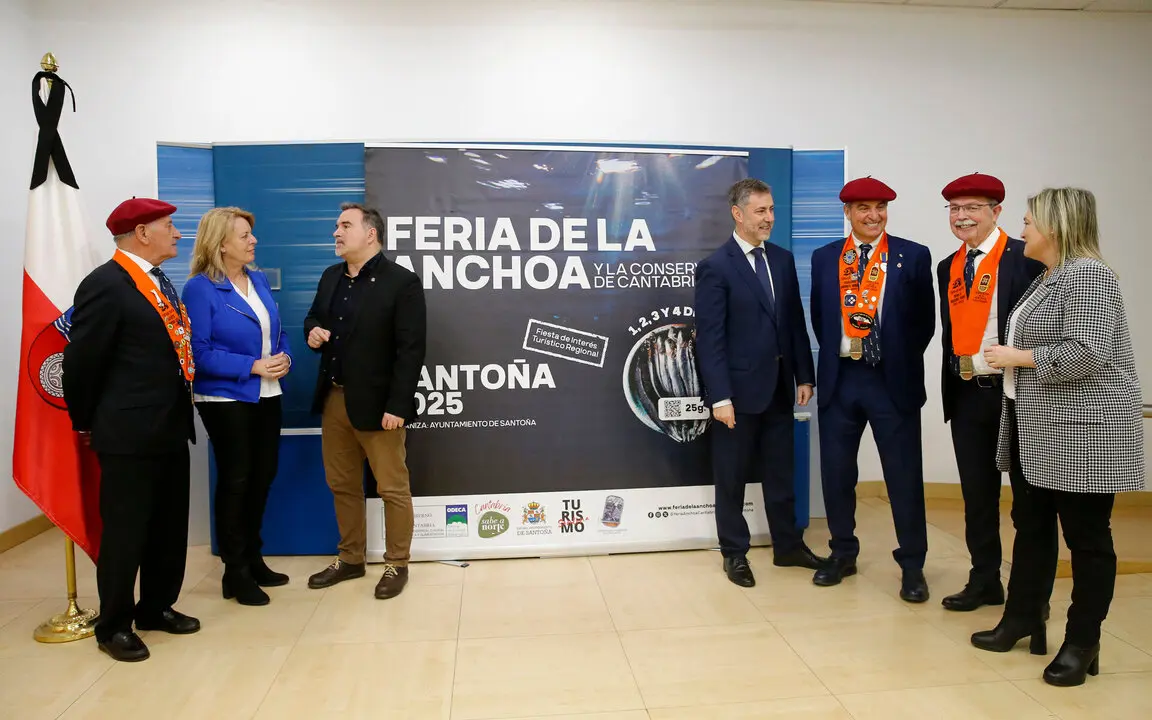 El consejero de Cultura, Turismo y Deporte, Luis Mart&iacute;nez Abad, y la consejera de Desarrollo Rural, Ganader&iacute;a, Pesca y Alimentaci&oacute;n, Mar&iacute;a Jes&uacute;s Susinos, presentan la Feria de la Anchoa.

24 ABR 25