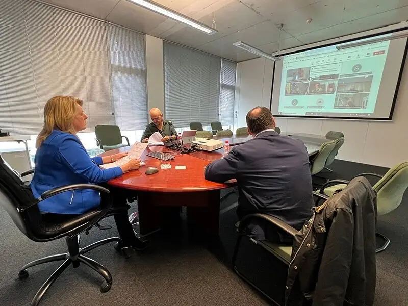 12:30 horas. Sala de reuniones de la 3&ordf; planta
La consejera de Desarrollo Rural, Ganader&iacute;a, Pesca y Alimentaci&oacute;n, Mar&iacute;a Jes&uacute;s Susinos, participa por videoconferencia en la Conferencia Sectorial de Medio Ambiente.