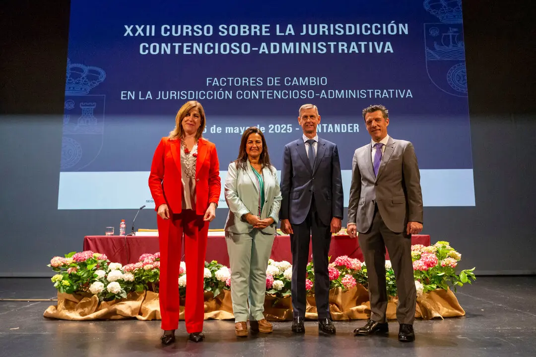 09:30 horas. Palacio de Festivales de Cantabria
La consejera de Inclusi&oacute;n Social, Juventud, Familias e Igualdad, Bego&ntilde;a G&oacute;mez del
R&iacute;o, inaugura el &lsquo;XXII Curso sobre la Jurisdicci&oacute;n Contencioso-Administrativa&rsquo;. 15 MAYO 25 &copy; Miguel De la Parra