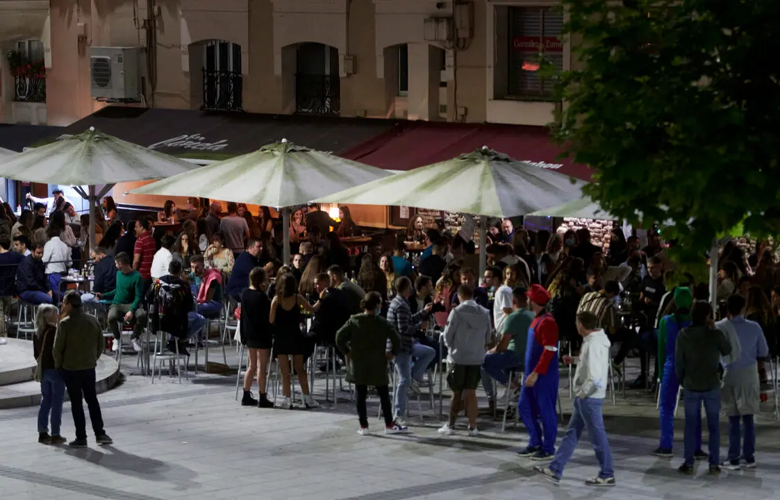 4/7/21  SANTANDER
ep bares nocturnos



FOTO: JUAN MANUEL SERRANO ARCE