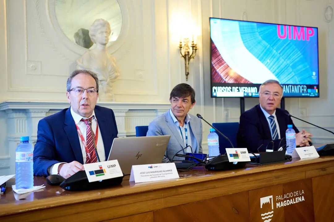 2/7/25  SANTANDER UIMP 
La transparencia en Espa&ntilde;a: balance y propuestas de mejora
Jos&eacute; Luis Rodr&iacute;guez &Aacute;lvarez;  Carlos Andradas, Paulino Sanchez


FOTO: Juan Manuel Serrano Arce