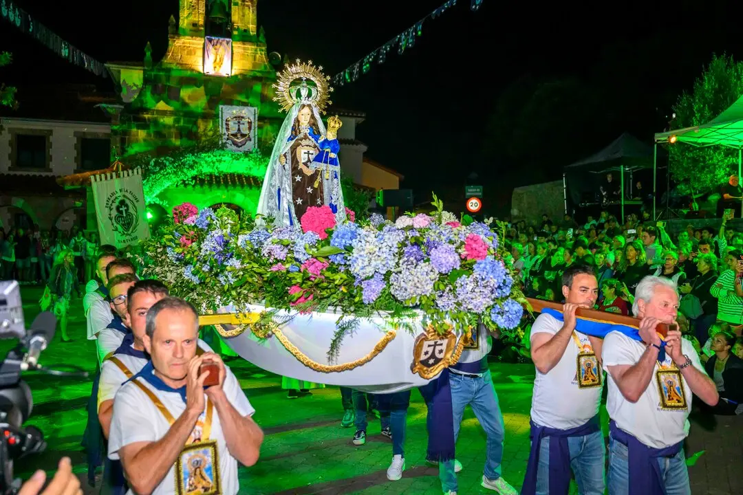 El Carmen Revilla de Camargo 25-26