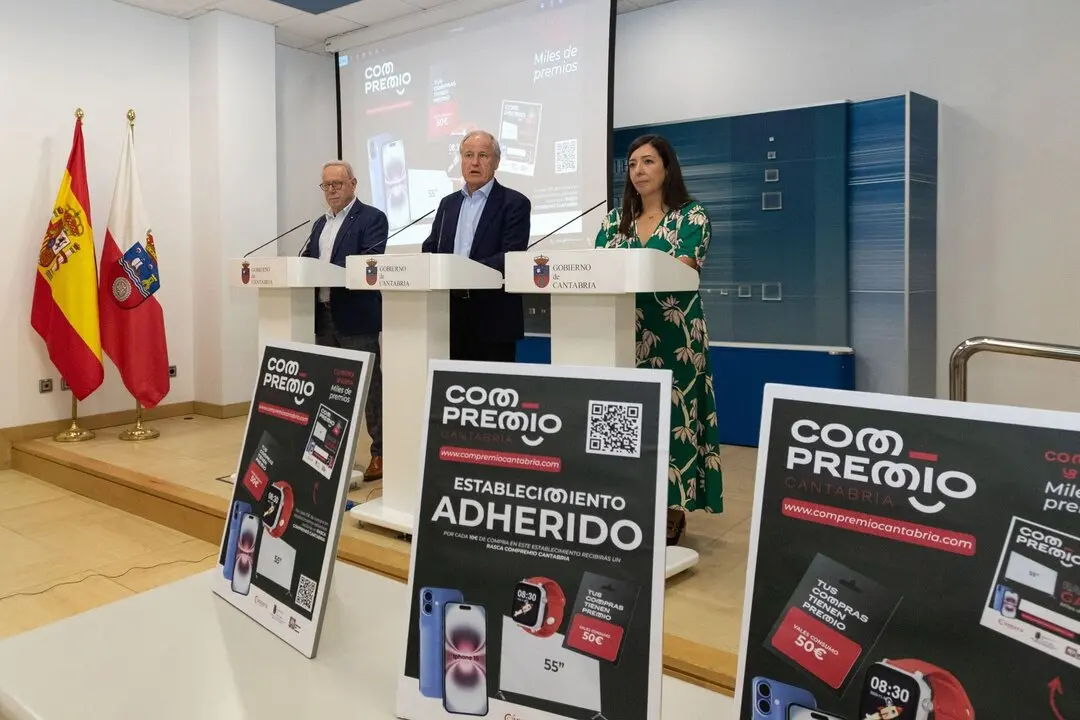 El consejero de Industria, Empleo, Innovaci&oacute;n y Comercio, Eduardo Arasti, presenta en rueda de prensa, la campa&ntilde;a de dinamizaci&oacute;n comercial &lsquo;COMPREMIO&rsquo;
@Patricia Pereda