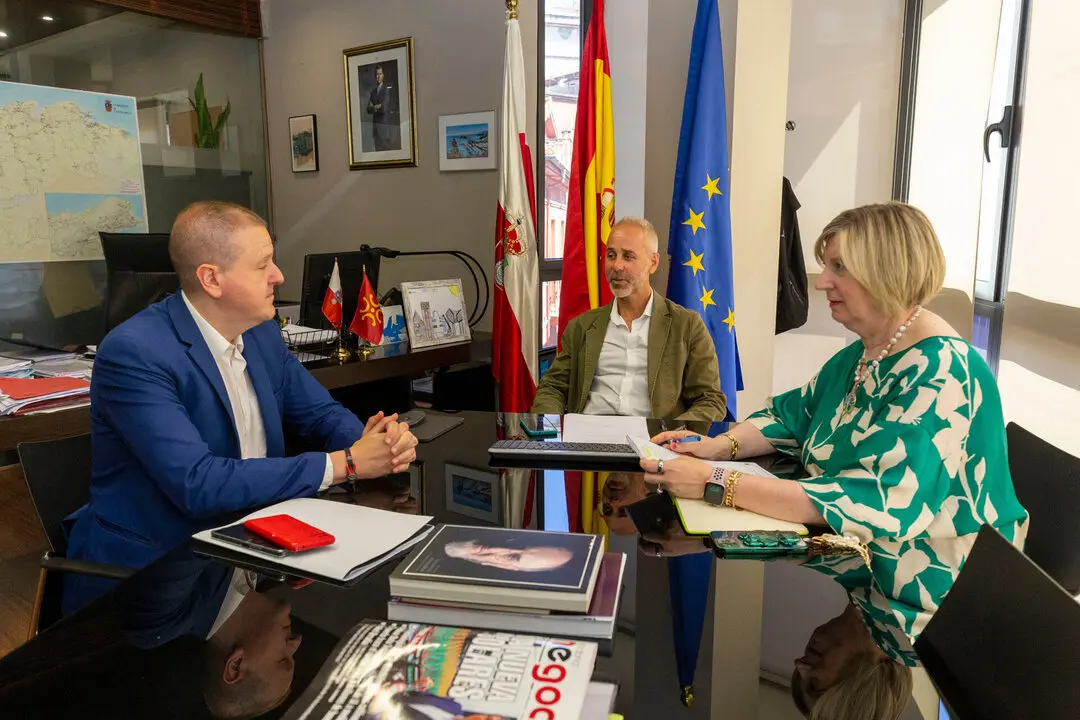 12:00 horas. Despacho del consejero
El consejero de Educaci&oacute;n, Formaci&oacute;n Profesional y Universidades, Sergio Silva, se re&uacute;ne con el alcalde de San Felices de Buelna. 
22 JULIO 25 &copy; Miguel De la Parra