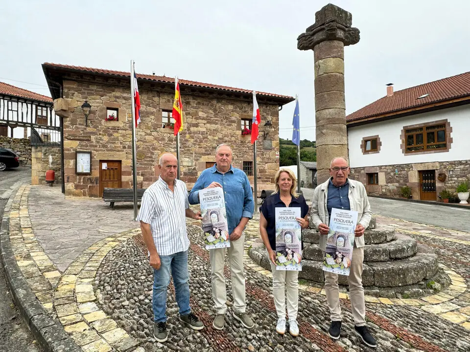 La consejera de Desarrollo Rural, Ganader&iacute;a, Pesca y Alimentaci&oacute;n, Mar&iacute;a Jes&uacute;s Susinos, presentaci&oacute;n del cartel de la Feria Internacional del Queso de Pesquera.