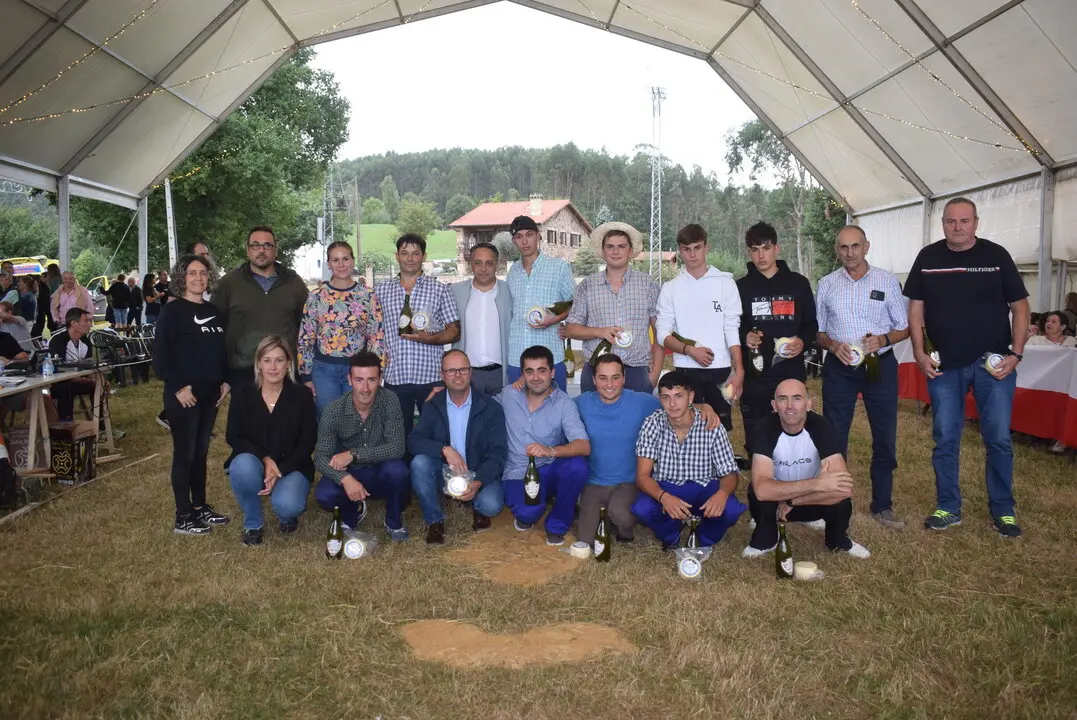 CONCURSO SALTO PASIEGO 'VIRGEN VALENCIA' 2025 - foto de familia (189)