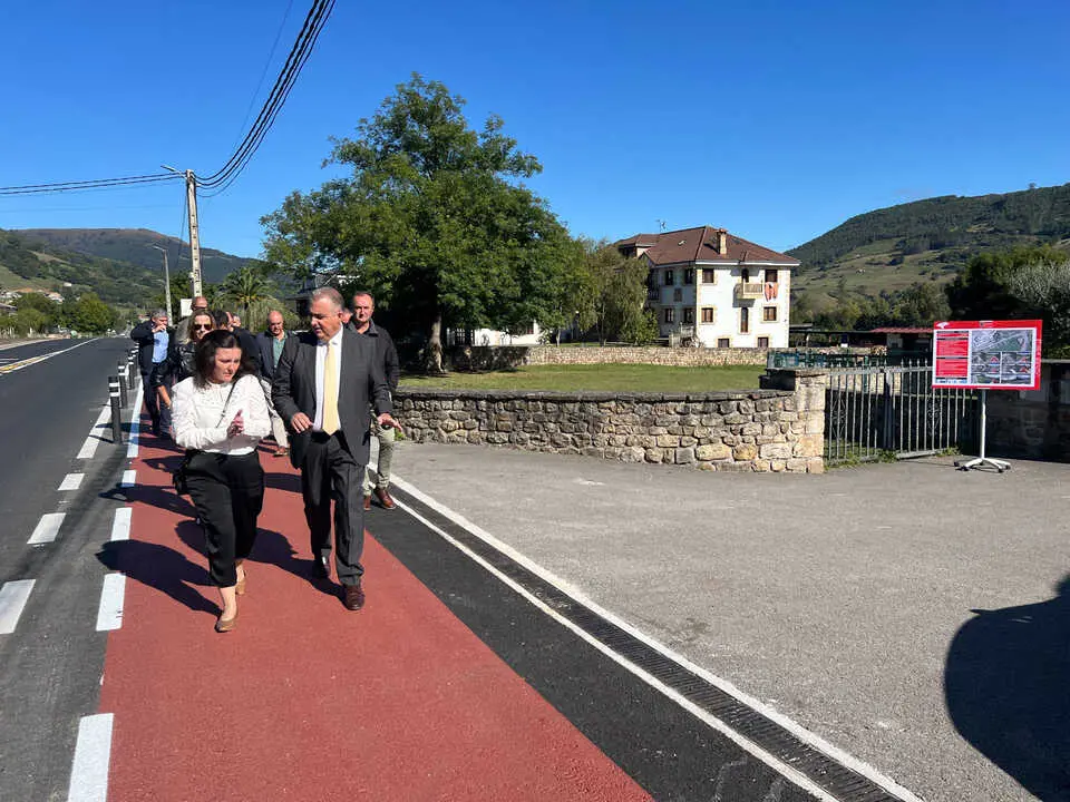 11:30 horas. Corvera de Toranzo. El consejero de Fomento, Vivienda, Ordenaci&oacute;n del Territorio y Medio Ambiente, Roberto Media, inaugura la mejora de la red de drenaje de la carretera CA-271.