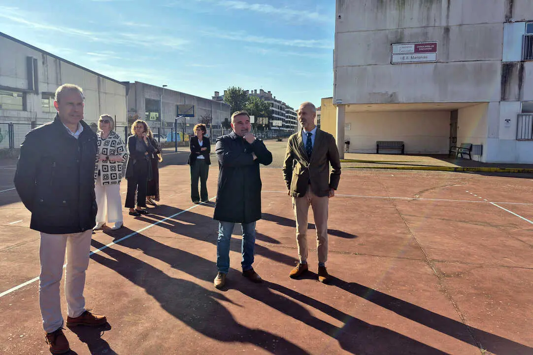 El consejero de Educaci&oacute;n, Formaci&oacute;n Profesional y Universidades, Sergio Silva, visita el IES Marismas.
1 oct 25