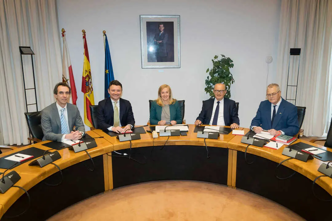 Reuni&oacute;n de la Mesa del Parlamento y la Junta de Portavoces.