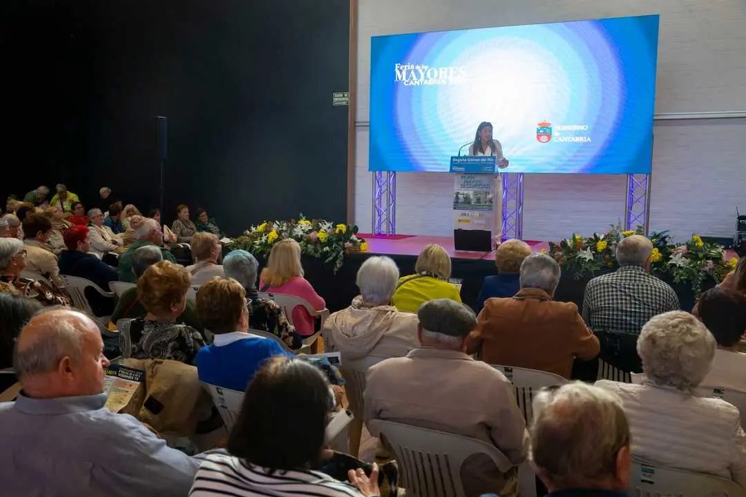 11:15 horas. Palacio de Exposiciones de Santander
La consejera de Inclusi&oacute;n, Social, Juventud, Familias e Igualdad, Bego&ntilde;a G&oacute;mez del R&iacute;o, visita la II Feria de Mayores. 
 10 OCT 25 &copy;&nbsp;Miguel De la Parra