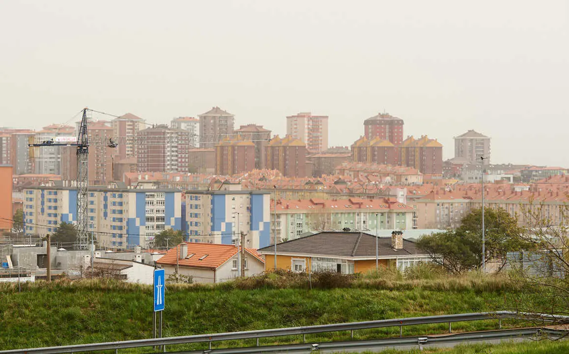 15/3/22  SANTANDER
ep el polvo sahariano ti&ntilde;e de marr&oacute;n Cantabria

FOTO: JUAN MANUEL SERRANO ARCE