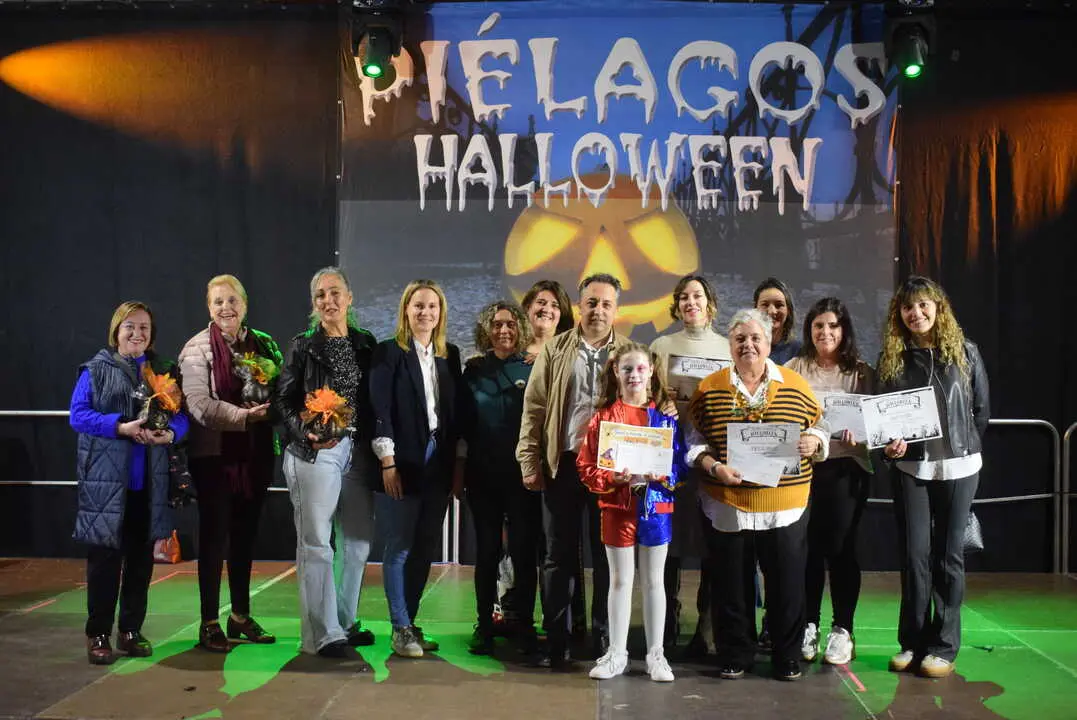 FIESTA DE HALLOWEEN 2025 - AYTO  PIÉLAGOS (foto de familia)