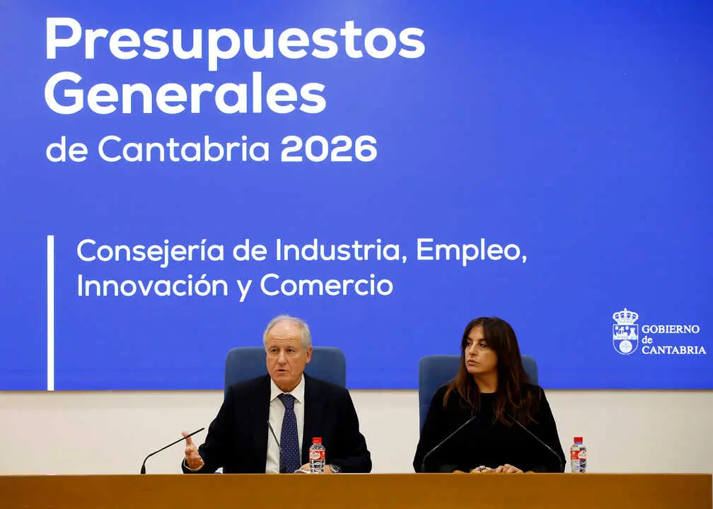 El consejero de Industria, Empleo, Innovaci&oacute;n y Comercio, Eduardo Arasti, presenta en rueda de prensa, los Presupuestos de su Consejer&iacute;a.
7 nov 25