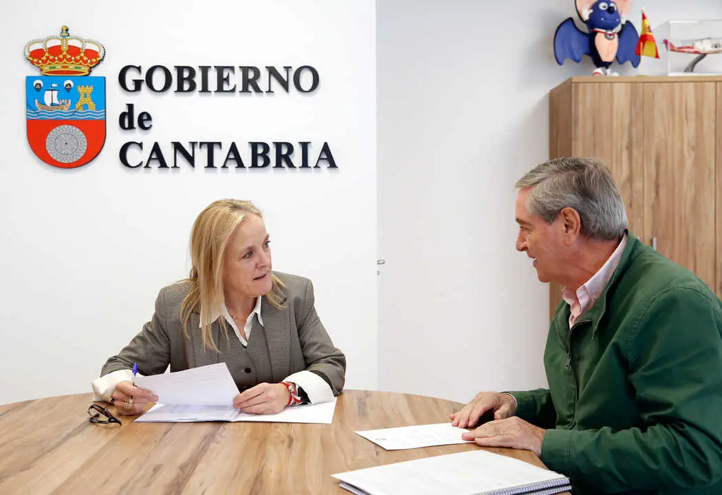 La consejera de Presidencia, Justicia, Seguridad y Simplificaci&oacute;n Administrativa, Isabel Urrutia, recibe al alcalde de Suances.
18 nov 25