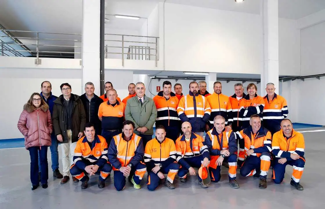 El consejero de Fomento, Vivienda, Ordenaci&oacute;n del Territorio y Medio Ambiente, Roberto Media, visita las obras de mejora del parque de maquinaria del servicio de v&iacute;as y obras
2 dic 25