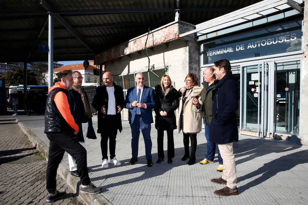El consejero de Fomento, Vivienda, Ordenaci&oacute;n del Territorio y Medio Ambiente, Roberto Media, visita obras en Laredo. 
2 DIC 25