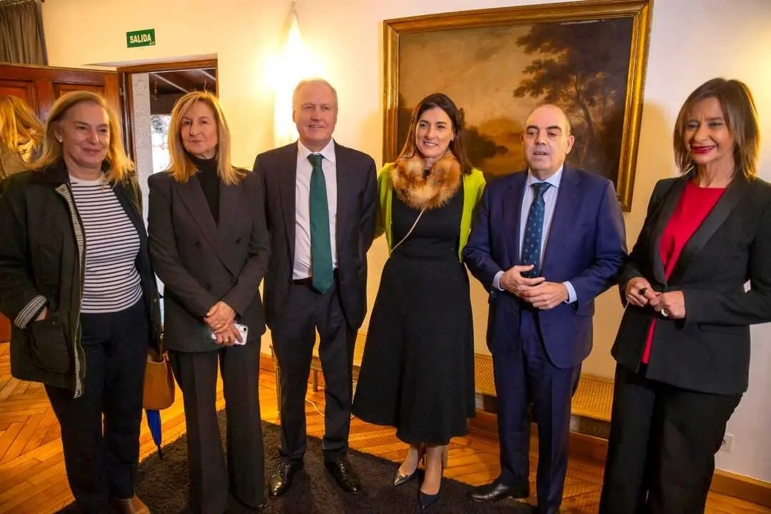 09:15 horas. Restaurante Deluz, Santander
El consejero de Industria, Empleo, Innovaci&oacute;n y Comercio, Eduardo Arasti, participa en el desayuno empresarial organizado por la Asociaci&oacute;n de Empresarias de Cantabria (ADMEC) y que protagonizar&aacute; el presidente de la Federaci&oacute;n Nacional de Asociaciones de Trabajadores Aut&oacute;nomos (ATA), Lorenzo Amor.
4 dic 25 &copy; Miguel De la Parra