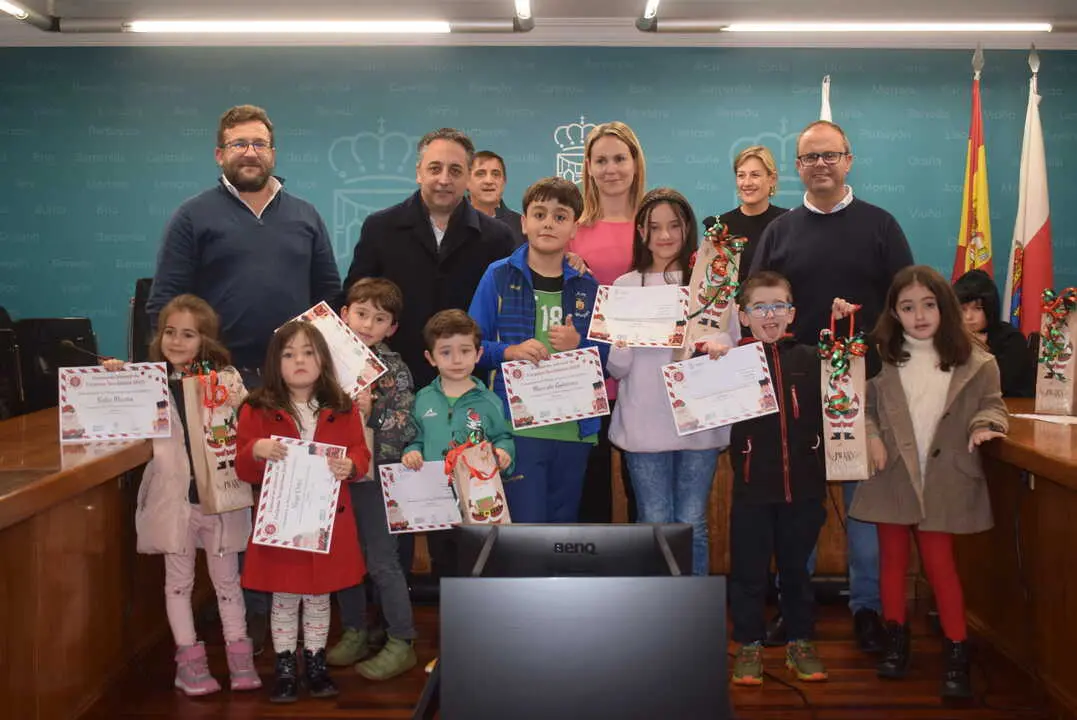GANADORES CONCURSO POSTALES NAVIDE&Ntilde;AS 2025 - AYTO PI&Eacute;LAGOS (27) FOTO FAMILIA