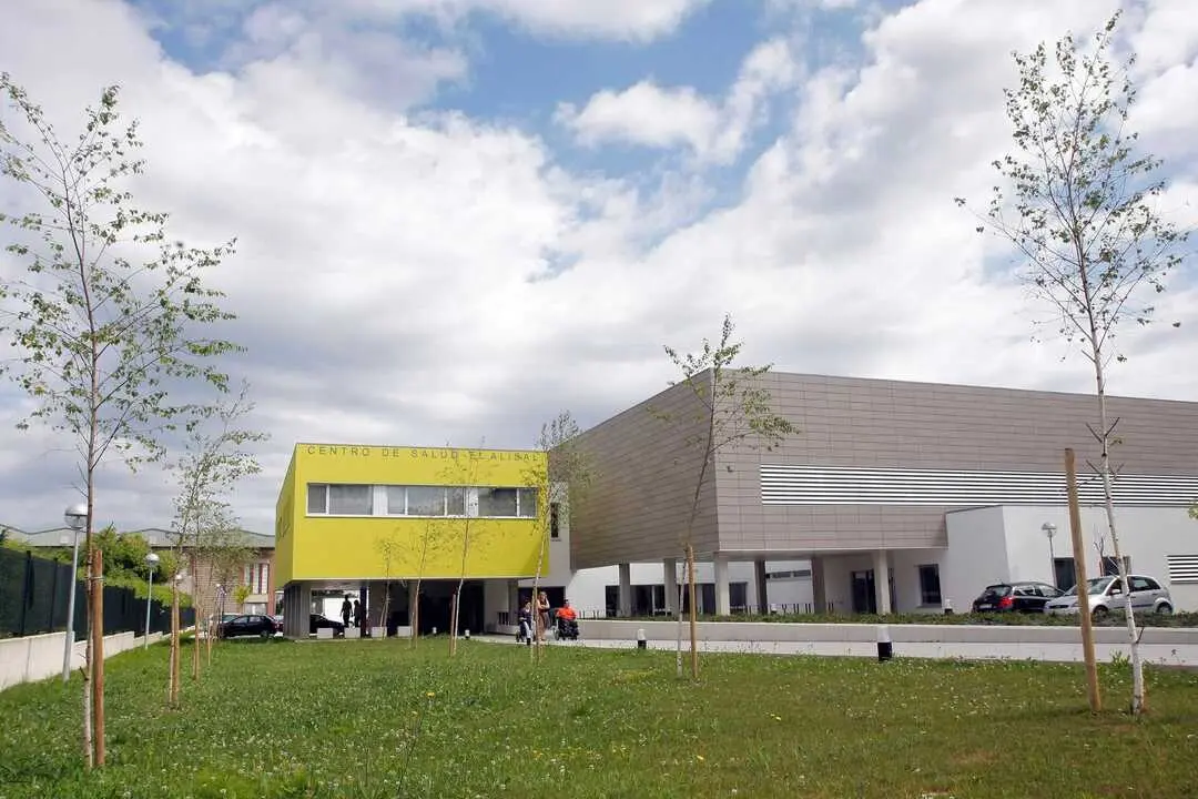 El Alisal, Santander 	El consejero de Sanidad, Luis Mar&iacute;a Truan,  inaugura el Centro de Salud del Alisal.

LARA REVILLA&copy;
14 JUL 09