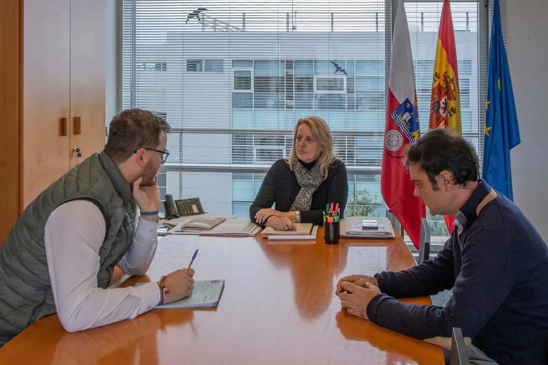 12:30 horas. Despacho de la consejera
La consejera de Desarrollo Rural, Ganader&iacute;a, Pesca y Alimentaci&oacute;n, Mar&iacute;a Jes&uacute;s Susinos, recibe al alcalde de Tudanca, Mario Gonz&aacute;lez.
