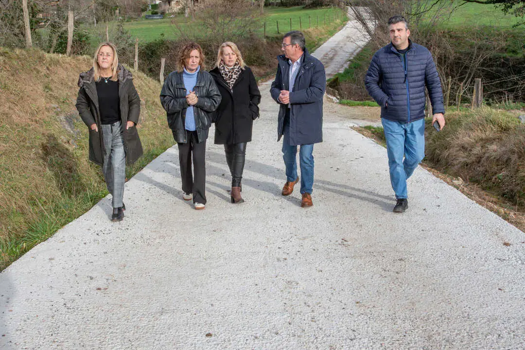 10:00 horas. Santa Mar&iacute;a de Cay&oacute;n. https://maps.app.goo.gl/xzSebt7ZqBZfV93J6
La consejera de Desarrollo Rural, Ganader&iacute;a, Pesca y Alimentaci&oacute;n, Mar&iacute;a Jes&uacute;s Susinos, visita el ayuntamiento de Santa Mar&iacute;a de Cay&oacute;n.