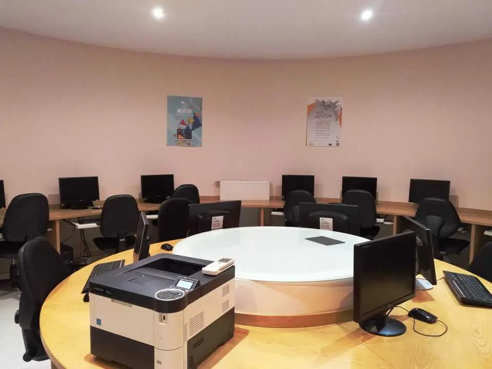 ARCHIVO AULA MENTOR DE PIÉLAGOS