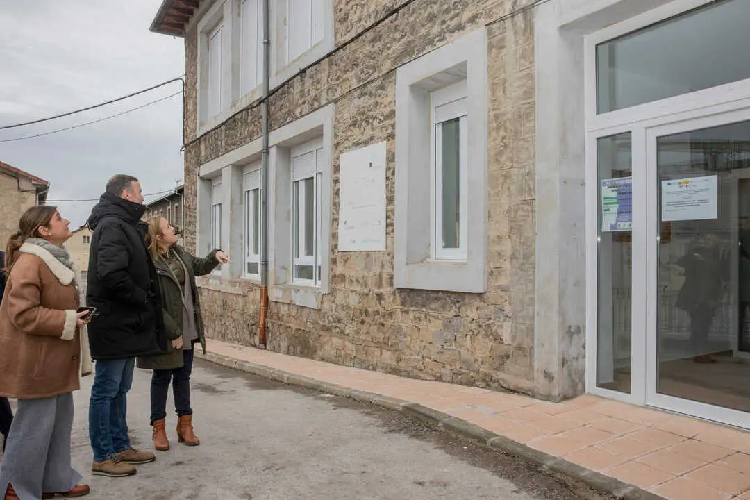 10:00 horas. Ayuntamiento de Valdeolea. https://maps.app.goo.gl/TbAeFZLUPEm6TFGc9
La consejera de Presidencia, Justicia, Seguridad y Simplificaci&oacute;n Administrativa, Isabel Urrutia, visita las obras de rehabilitaci&oacute;n del edificio municipal en Mataporquera.