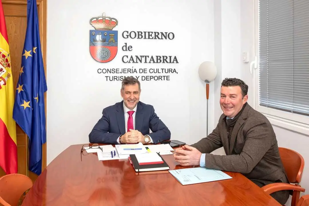 11:30 horas. Despacho del consejero
El consejero de Cultura, Turismo y Deporte, Luis Mart&iacute;nez Abad, recibe al alcalde de Lamas&oacute;n.