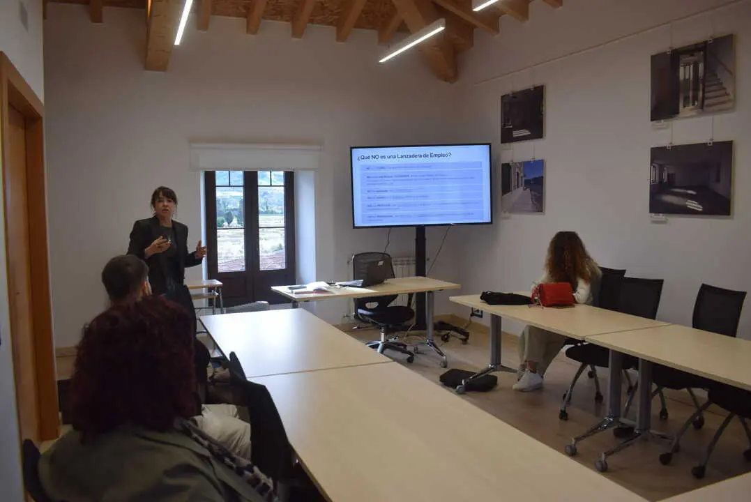 SESIONES INFORMATIVAS XII LANZADERA EMPLEO DE PI&Eacute;LAGOS (1)