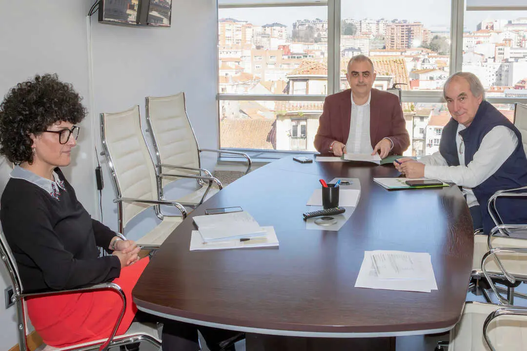 12:15 horas. Despacho del consejero
El consejero de Fomento, Vivienda, Ordenaci&oacute;n del Territorio y Medio Ambiente, Roberto Media, recibe al alcalde de Potes.