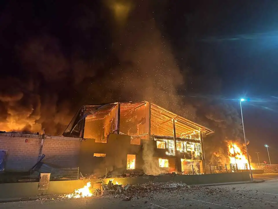 45d553e0-5c5b-4a5d-a6ea-628512a23774