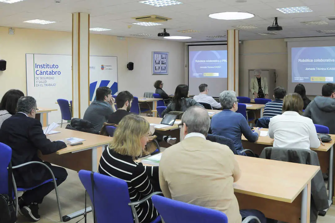 El Instituto C&aacute;ntabro de Seguridad y Salud en el Trabajo (ICASST), dependiente de la Consejer&iacute;a de Industria, Empleo, Innovaci&oacute;n y Comercio del Gobierno de Cantabria, ha organizado una jornada t&eacute;cnica sobre la rob&oacute;tica colaborativa y la prevenci&oacute;n de riesgos laborales en el marco de los objetivos de la Estrategia C&aacute;ntabra de Seguridad y Salud en el Trabajo 2023-2028 en lo relativo al apoyo a las empresas en la gesti&oacute;n de los riesgos derivados de las nuevas formas de organizaci&oacute;n del trabajo y, en concreto, de los riesgos derivados de la digitalizaci&oacute;n de los procesos productivos. 13/03/2026