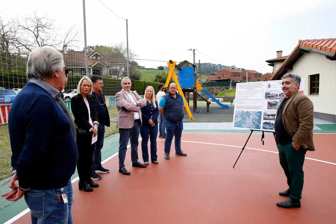 El consejero de Fomento, Vivienda, Ordenaci&oacute;n del Territorio y Medio Ambiente, Roberto Media, inaugura diversas obras realizadas por su departamento en la zona de Santillana. 
7 abr 26