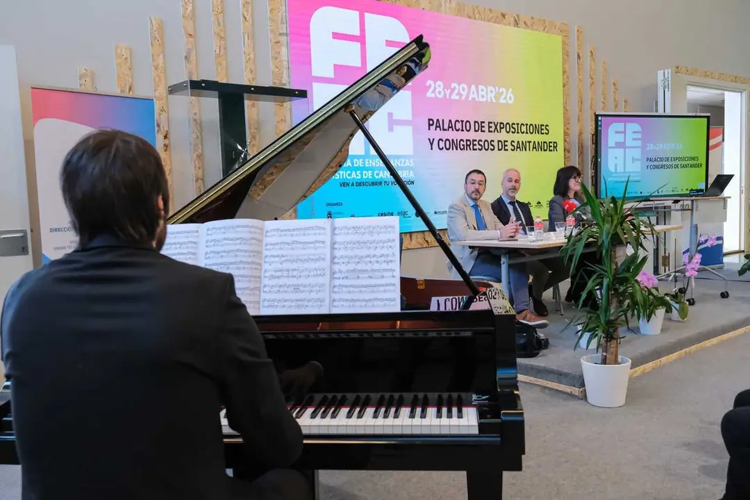 10:30 horas. CITED. Bo. La Sota, S/N &ndash; Anero. El consejero de Educaci&oacute;n, Formaci&oacute;n Profesional y Universidades, Sergio Silva, asiste a la presentaci&oacute;n de la Feria de Ense&ntilde;anzas Art&iacute;sticas de Cantabria 2026 y al acto de entrega de pianos adquiridos por la consejer&iacute;a a los conservatorios de Santander y Torrelavega. 14 de abril de 2026 &copy; Ra&uacute;l Lucio