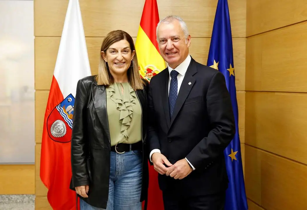 La presidenta de Cantabria, Mar&iacute;a Jos&eacute; S&aacute;enz de Buruaga, recibe al presidente de la Fundaci&oacute;n eAtlantic, y ex Lehendakari del Gobierno Vasco, I&ntilde;igo Urkullu.
16 abri 26
