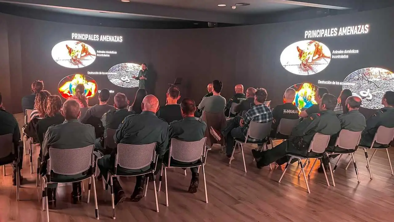 Agentes del SEPRONA asisten en el PN de Cab&aacute;rceno a una jornada de formaci&oacute;n centrada en serpientes aut&oacute;ctonas