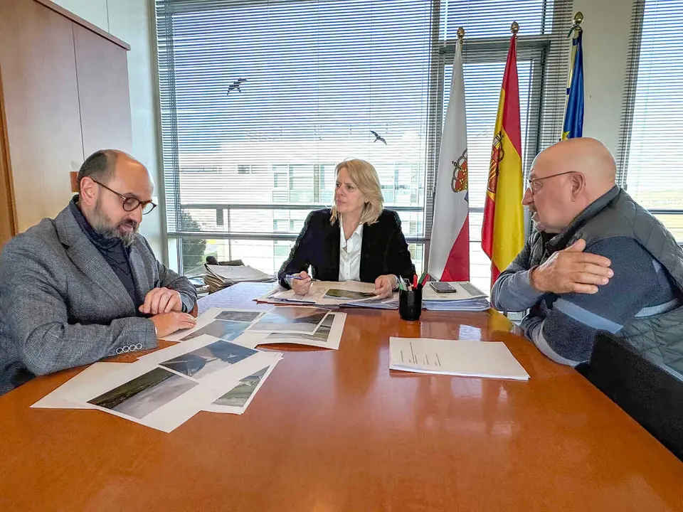 09:30 horas. Despacho de la consejera
La consejera de Desarrollo Rural, Ganader&iacute;a, Pesca y Alimentaci&oacute;n, Mar&iacute;a Jes&uacute;s Susinos, recibe al alcalde de Miengo.